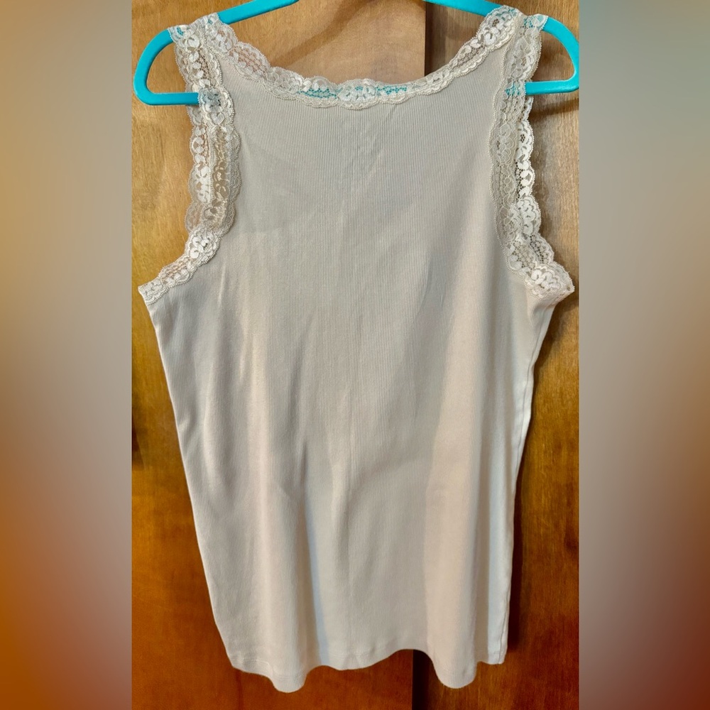 Eddie Bauer Cream Lace Trim Women's Top - Picture 2 of 3